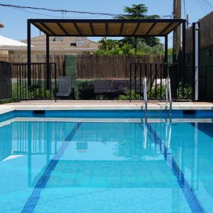Casa de alquiler vacacional en Madrid con piscina y barbacoa
